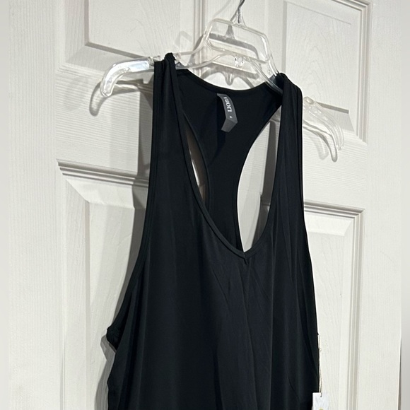 Vuori Women's XL Lux Jumpsuit Black NWT Moisture Wicking Racerback Top Jogger - Picture 3 of 9